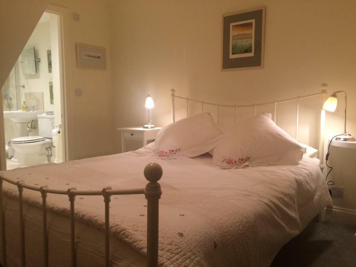 Old Station Gardens, Sw London Bed & Breakfast Тедингтън Екстериор снимка