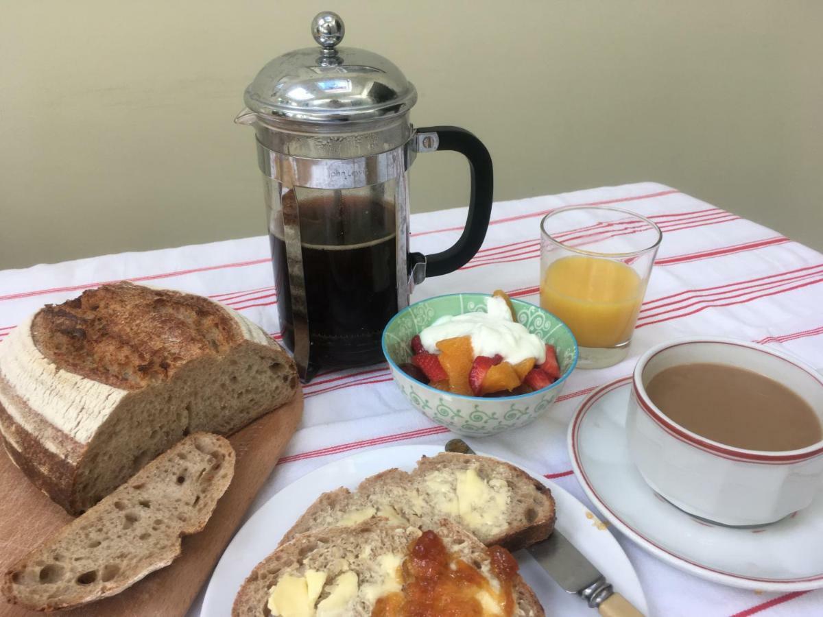 Old Station Gardens, Sw London Bed & Breakfast Тедингтън Екстериор снимка